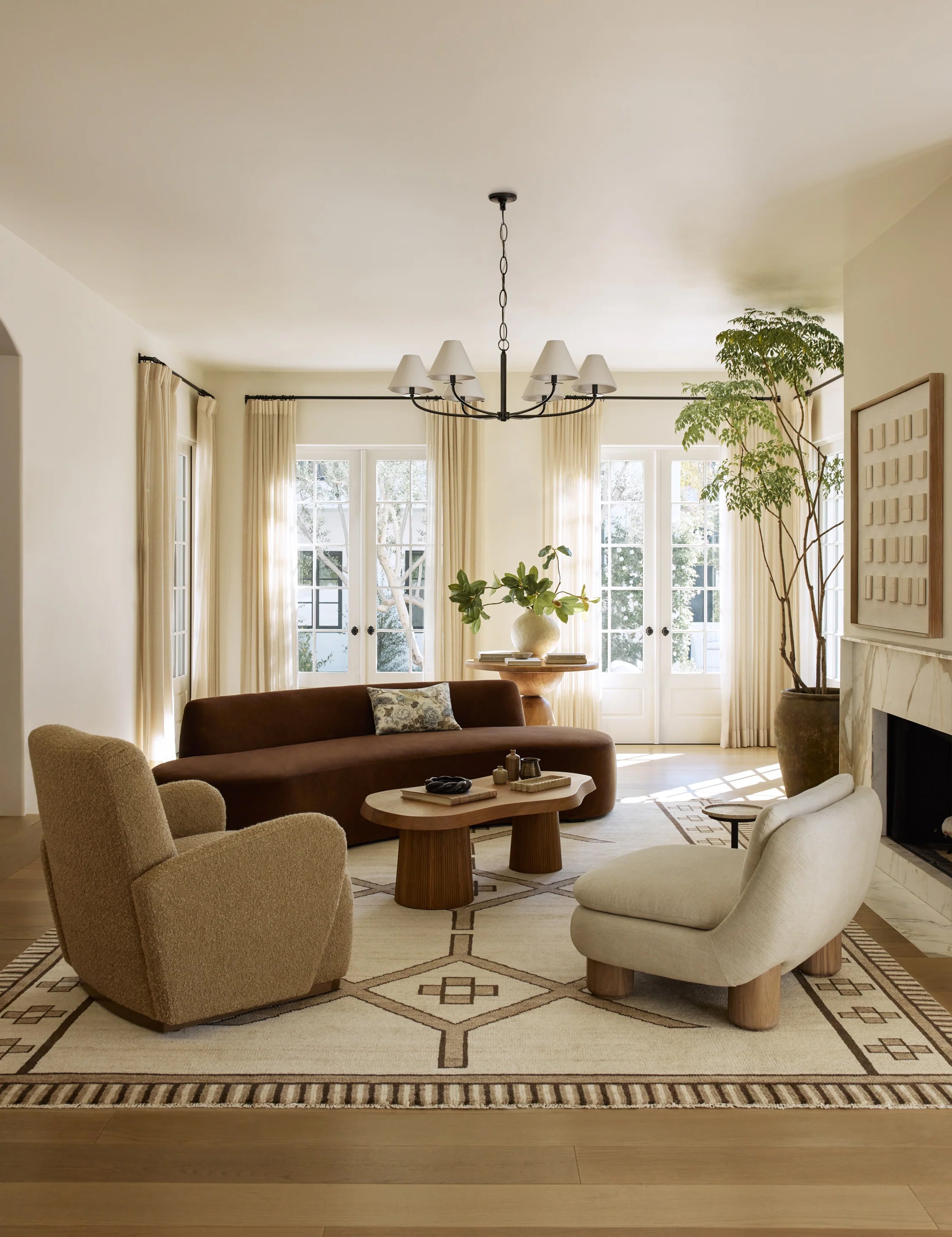 Cara Sofa : Talc Performance Linen / 108