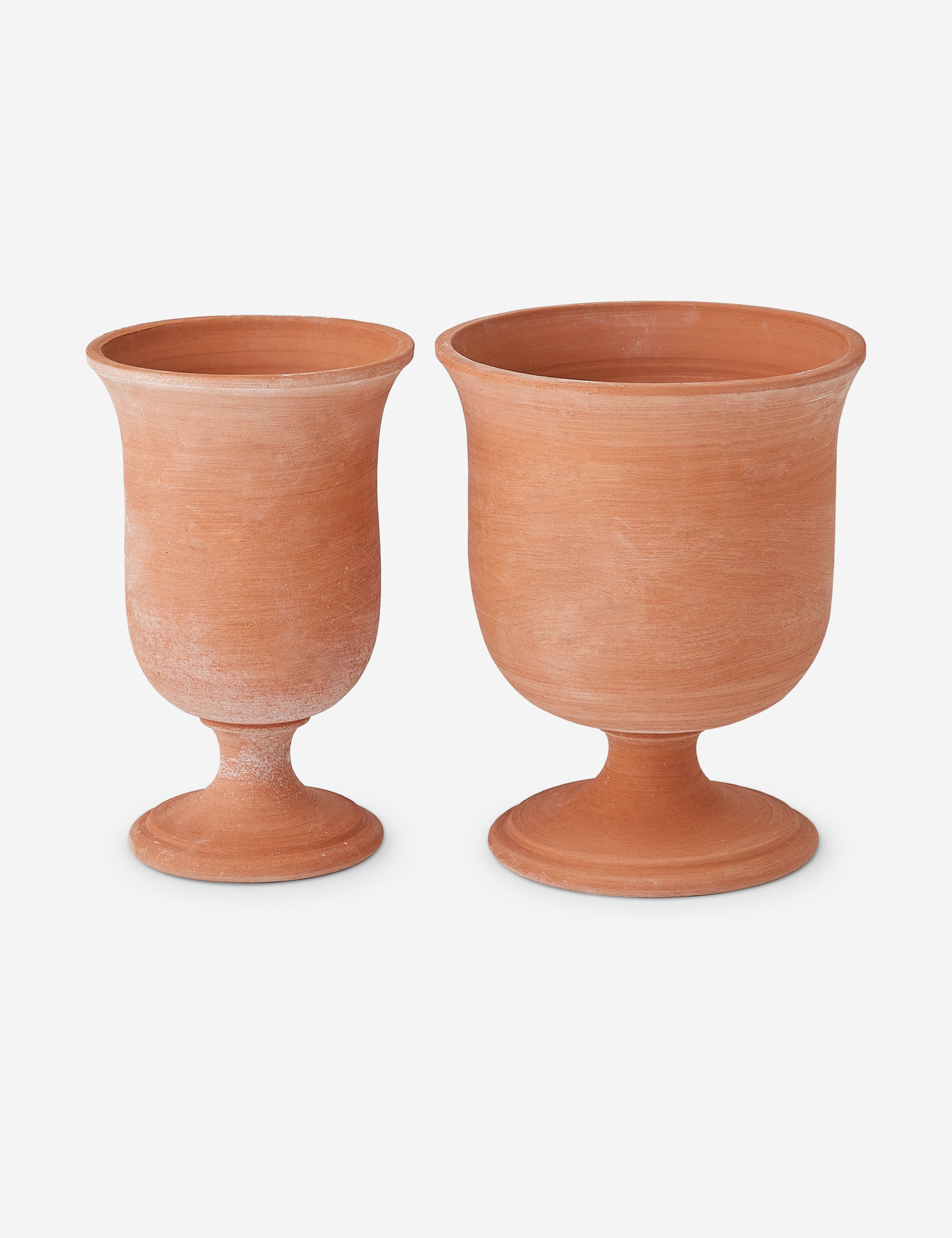 Both sizes of the Baros terracotta decorative vase.