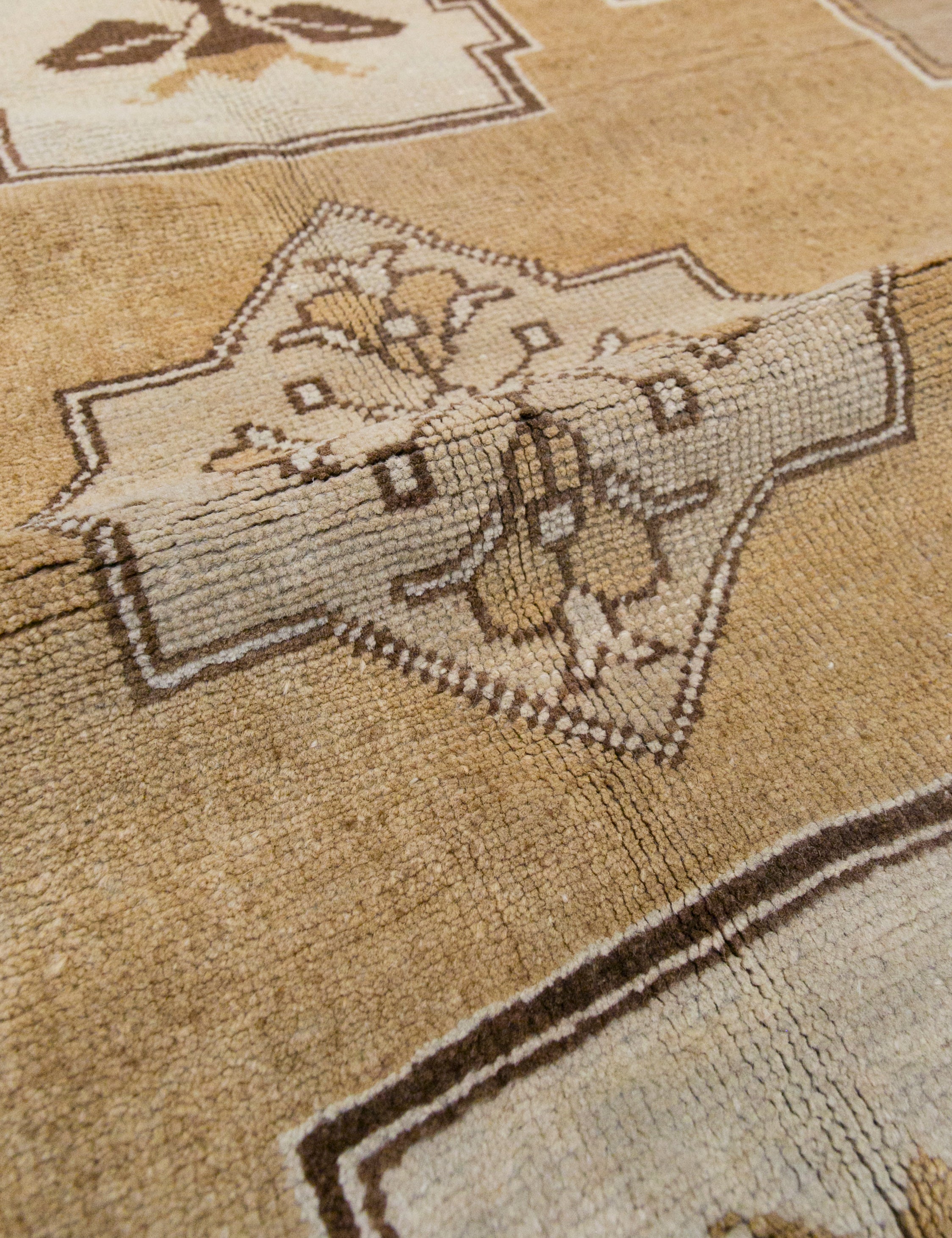 Vintage Turkish Hand-Knotted Wool Rug No. 378, 6'3