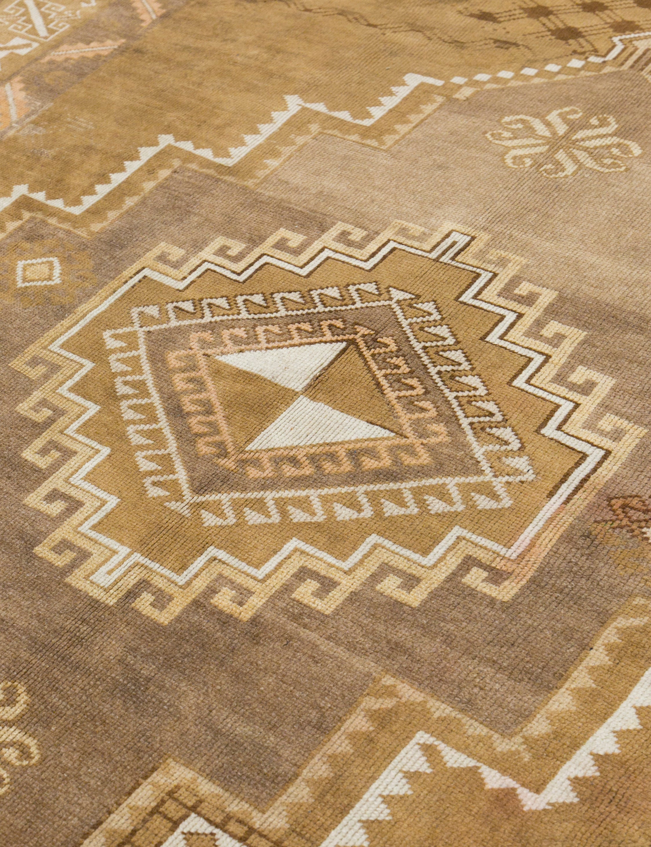 Vintage Turkish Hand-Knotted Wool Rug No. 385, 7' x 10'10