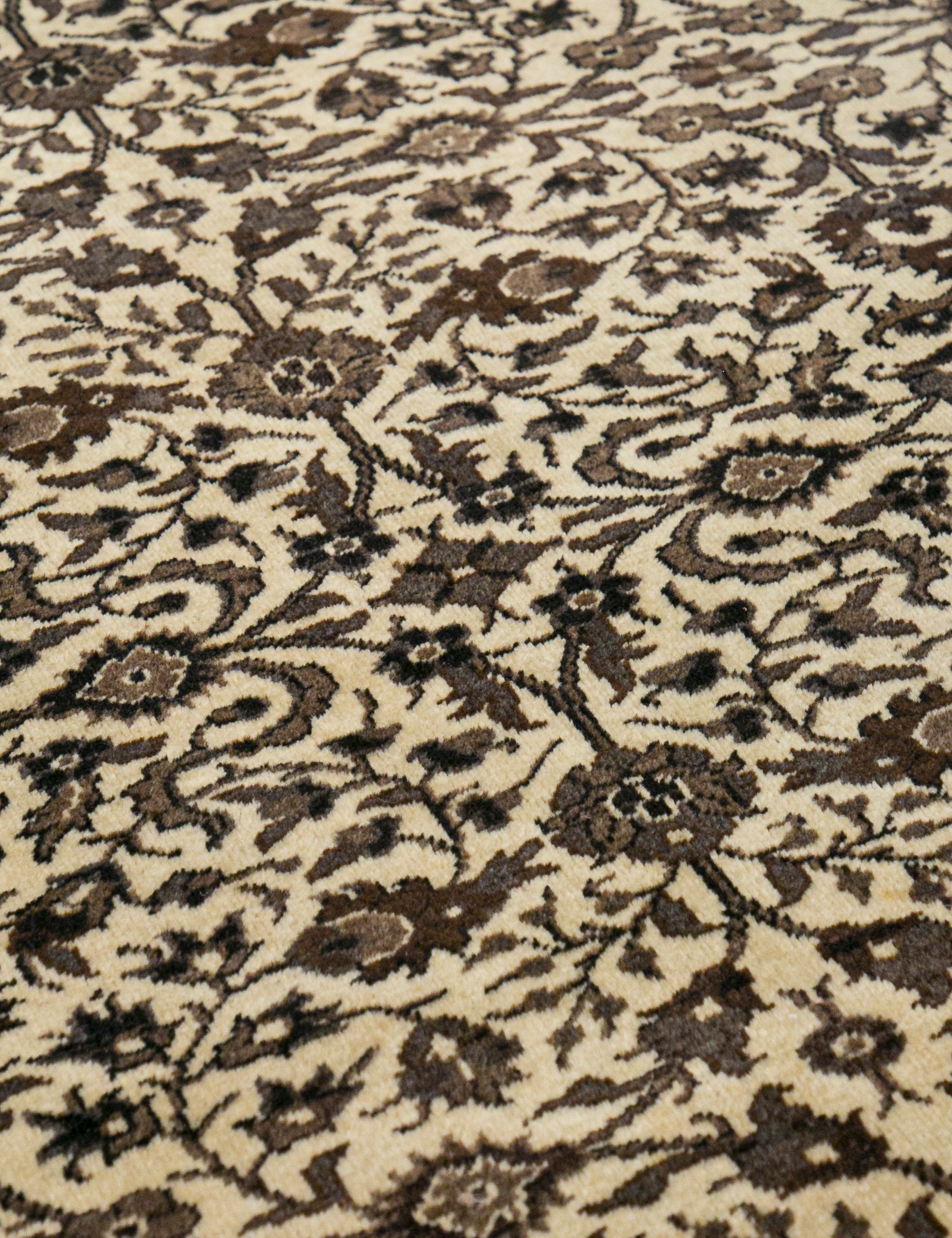 Vintage Turkish Hand-Knotted Wool Rug No. 458, 4'11