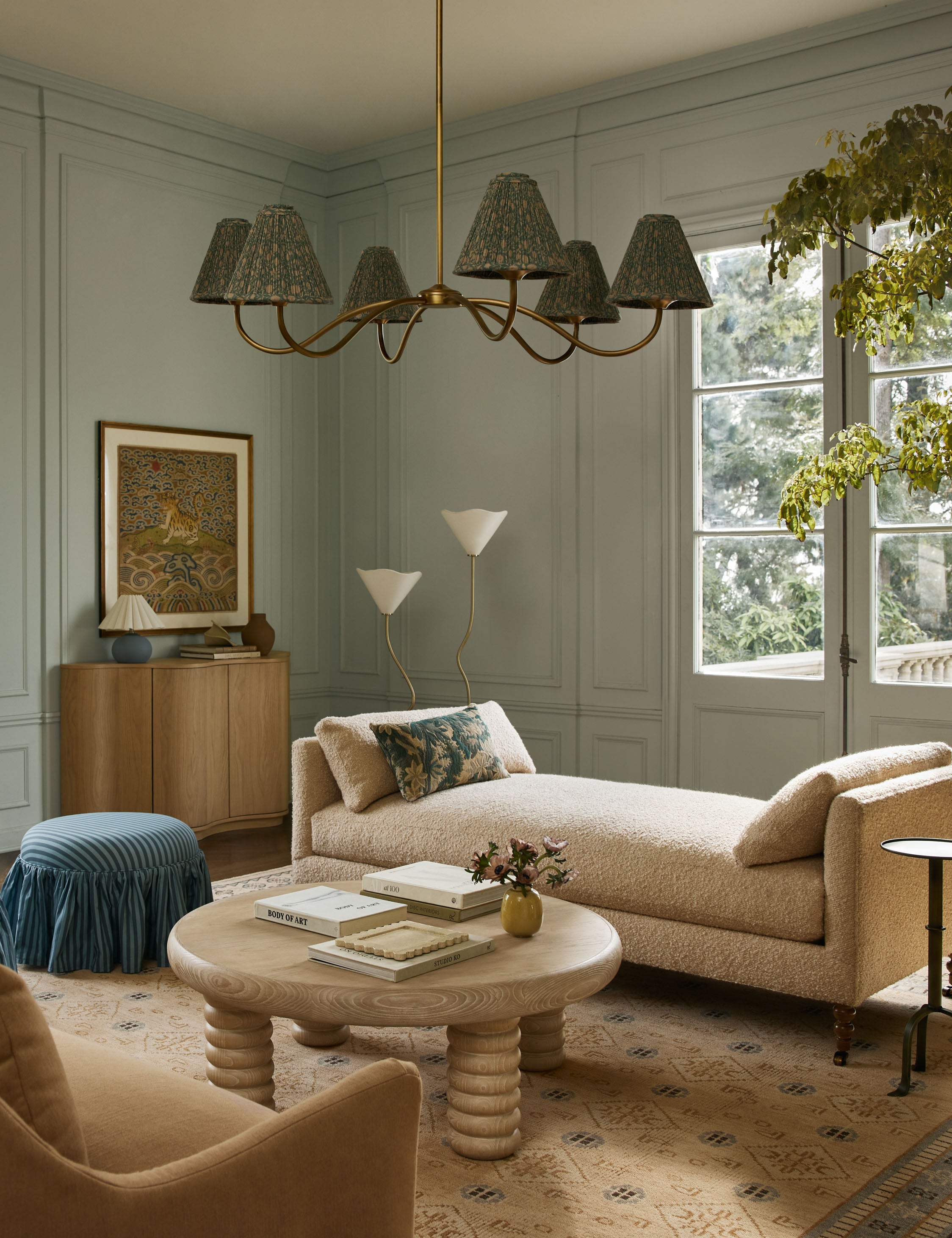 Fabienne Daybed : Taupe Performance Velvet / Chocolate and Pewter