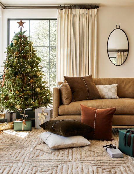 #style::lumbar #fill type::with-feather-down-insert #color::natural #fill type::pillow-cover-only