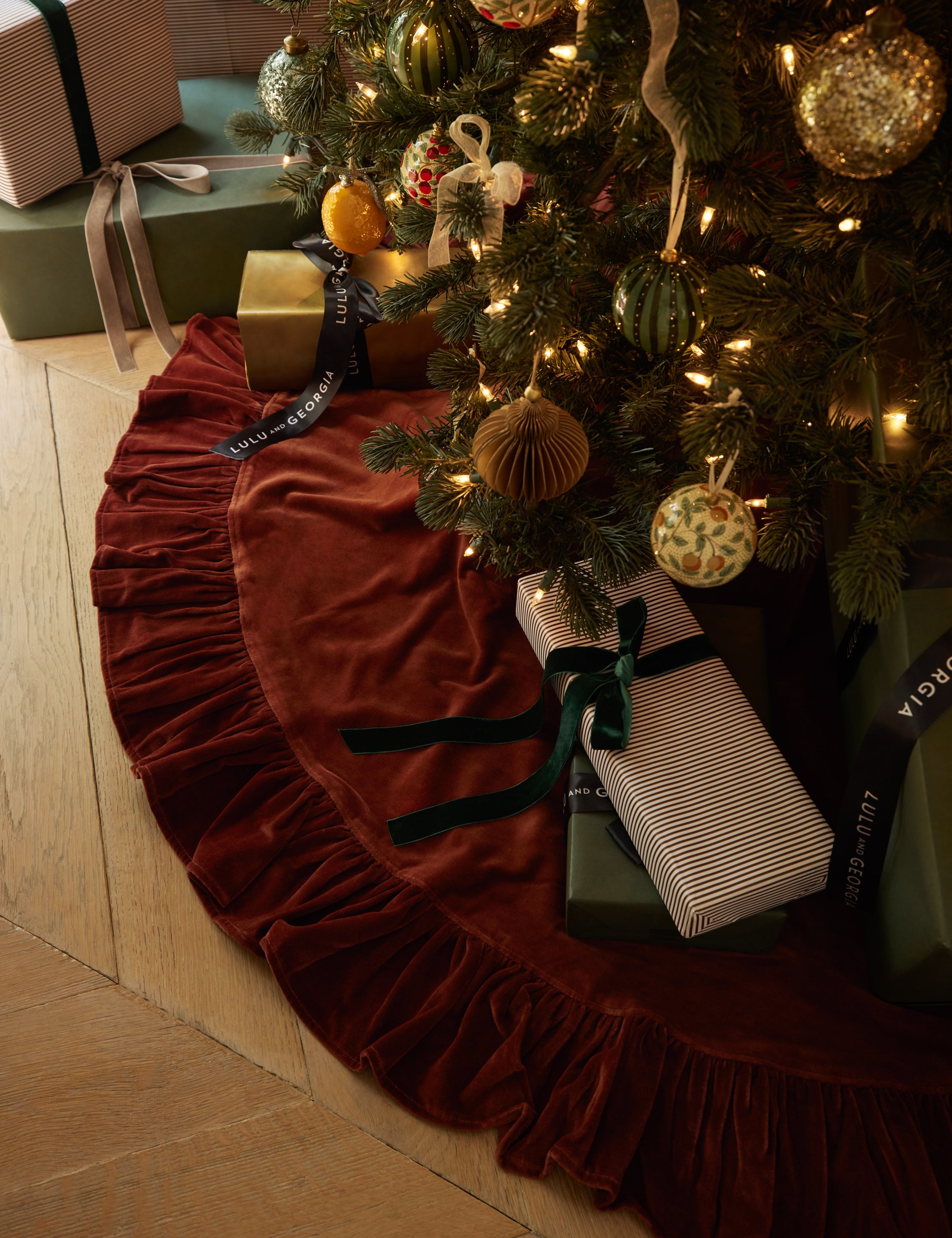 Mauree ruffle edge velvet tree skirt