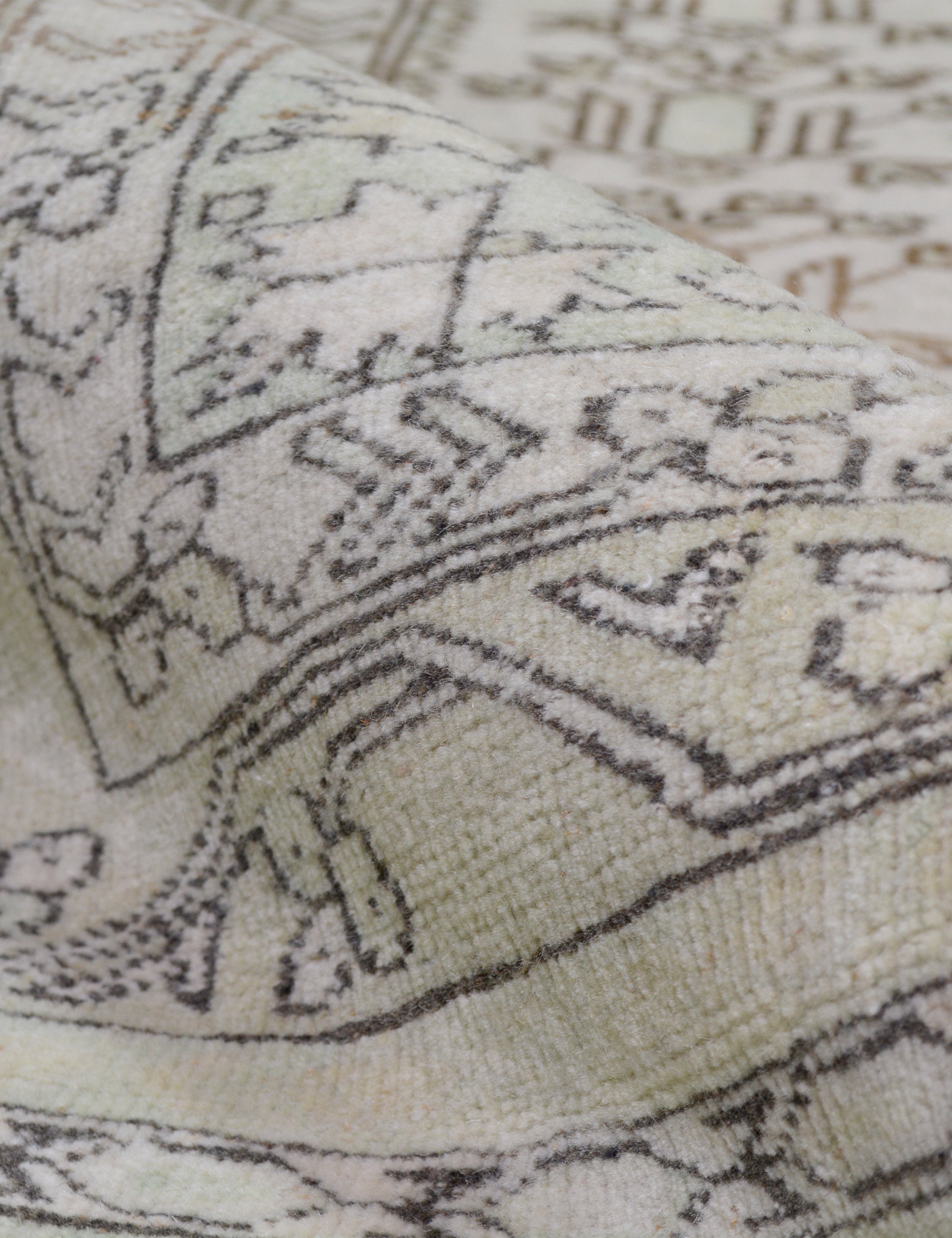 Vintage Turkish Hand-Knotted Wool Rug No. 421, 4'8