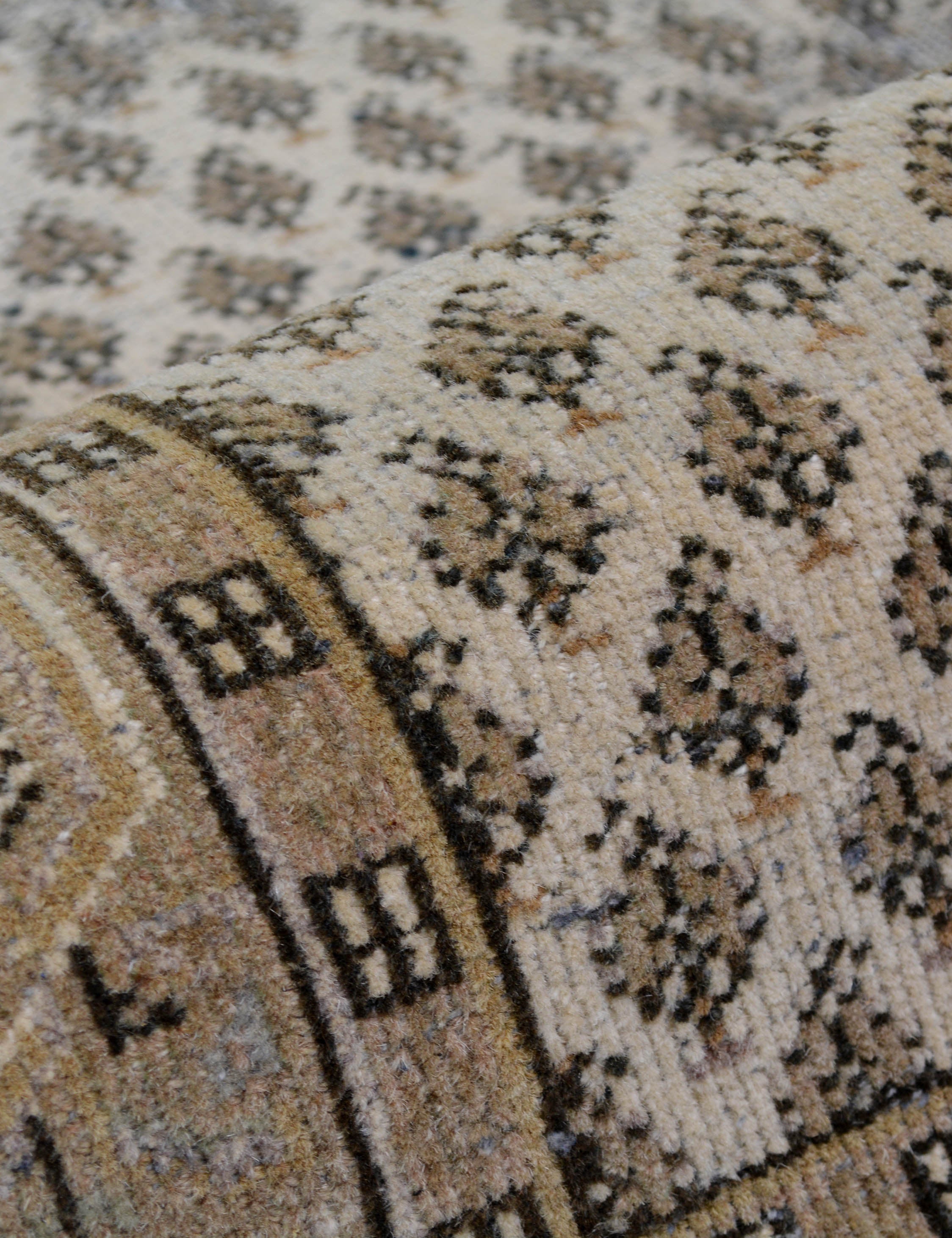 Vintage Turkish Hand-Knotted Wool Runner Rug No. 253, 2'5