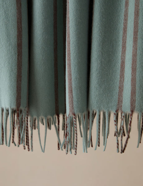 #color::mint-stripe