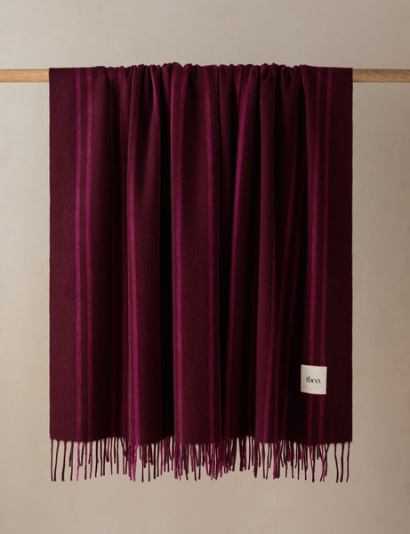 #color::wine-stripe