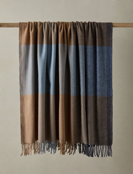 #color::herringbone-check