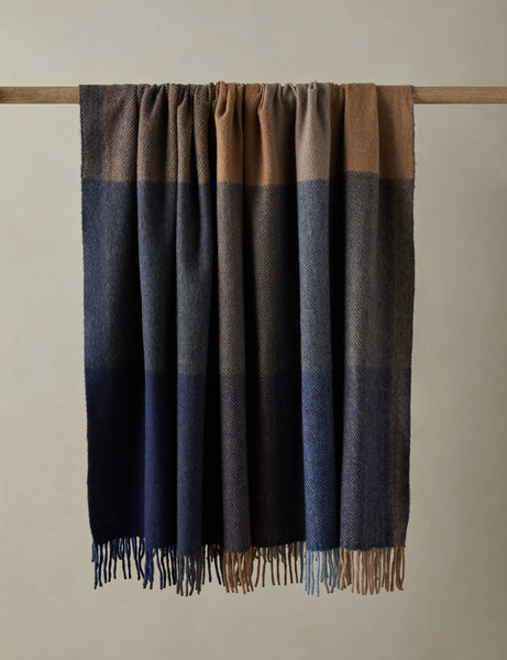 #color::herringbone-check