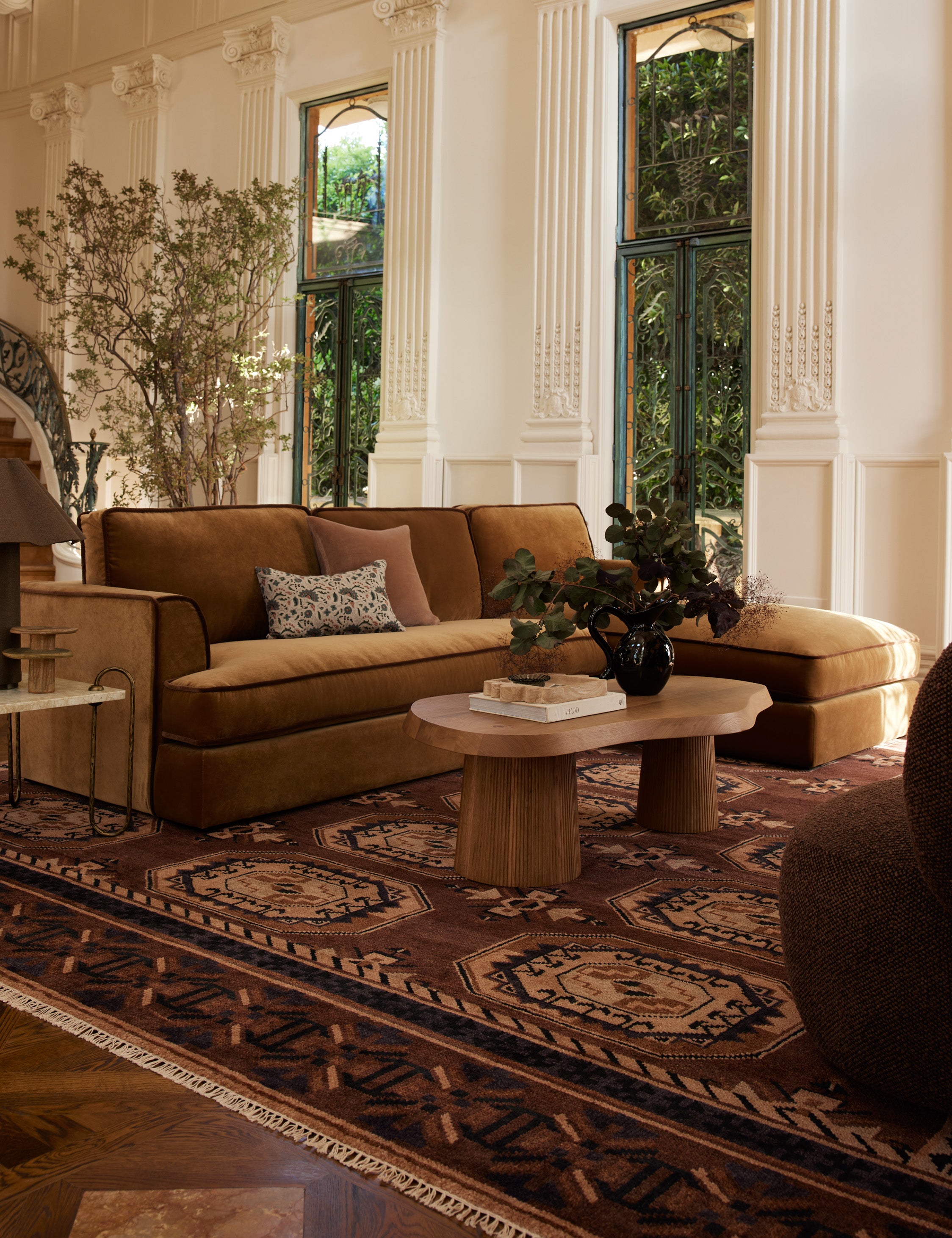 Westlawn Chaise Sectional Sofa : Brie Classic Velvet/Mahogany Classic Velvet / 119