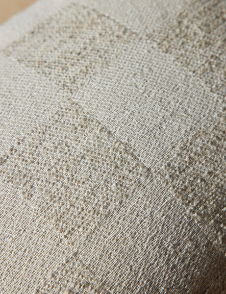 #style::square #style::lumbar #fill type::with-feather-down-insert #color::natural #fill type::pillow-cover-only