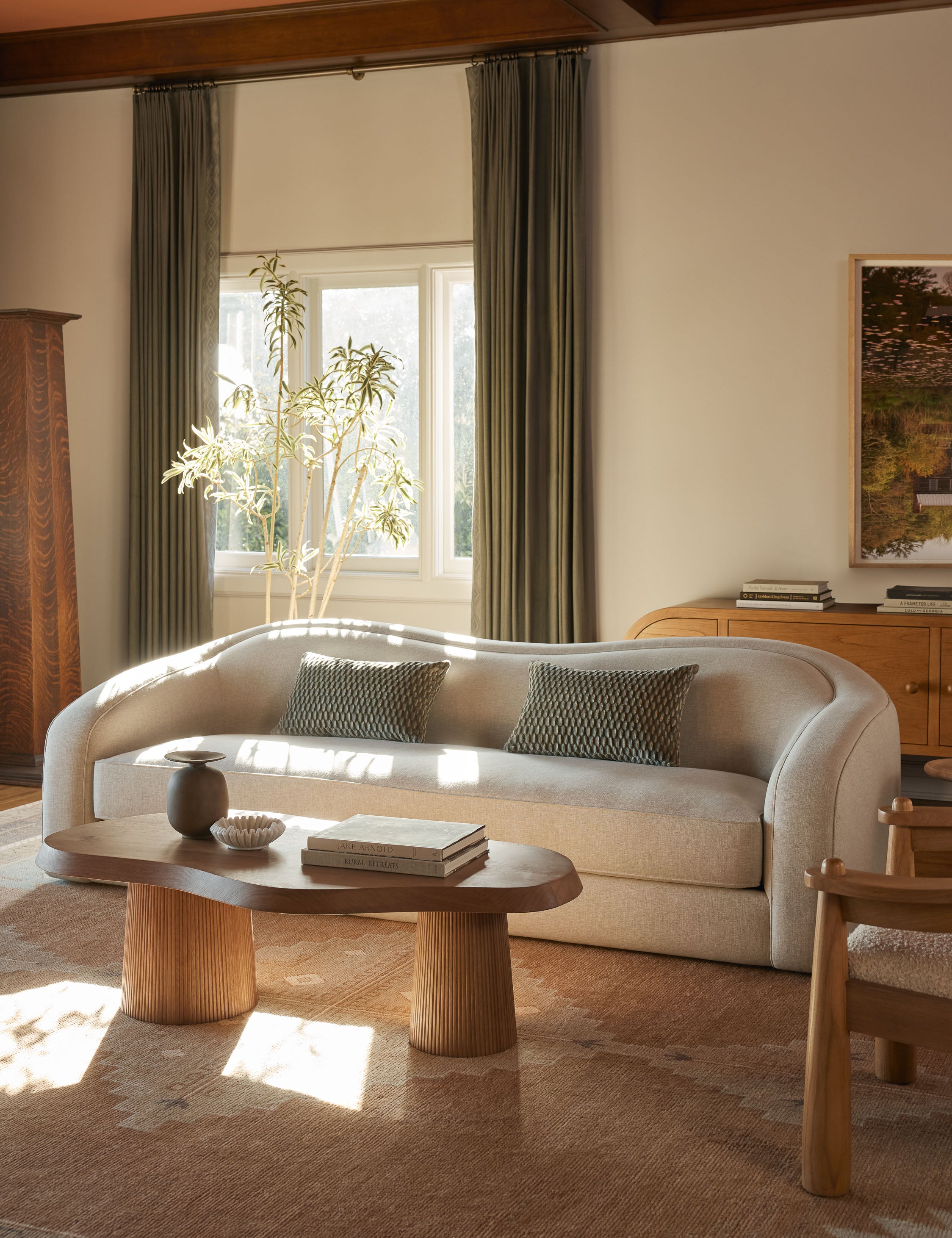 Shaw Sofa : Talc Performance Linen / 100