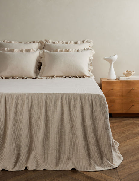 #size::queen #size::king | Vekki relaxed cotton bedspread