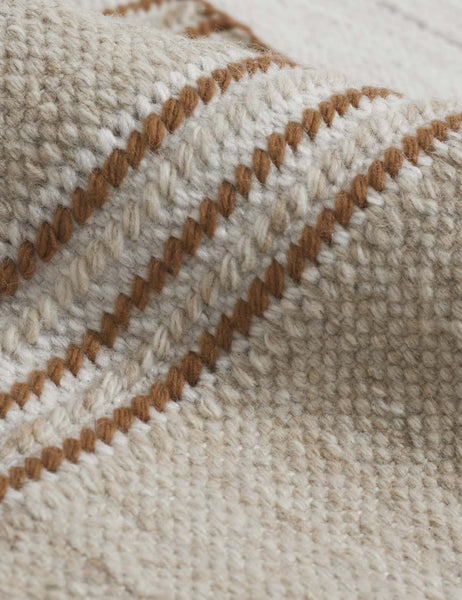 #size::2-6--x-8- #size::3--x-5- #size::5--x-8- #size::8--x-10- #size::9--x-12- #size::10--x-14- | Close-up of the valencia indoor and outdoor rug