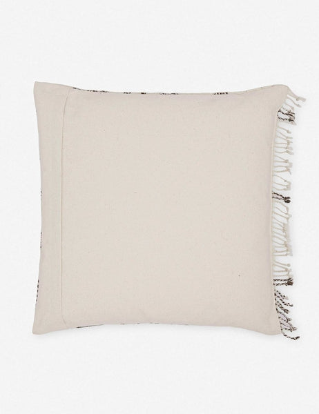 #color::cream #size::square