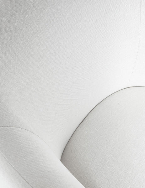#color::natural  | Close-up of the natural linen fabric